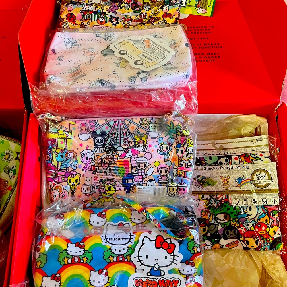 Jujube tokidoki and hello kitty